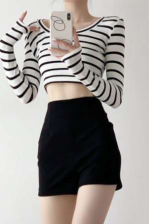Black High-Waisted Bodycon Shorts for Women, Sexy Elastic Hot Pants, Slim Fit Elongating Design, Stylish Summer Fashion