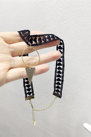 Black Hollow Heart Clavicle Chain with Metal Circles and Triangles - Trendy Casual Jewelry for Y2K and Internet Celebrity Style