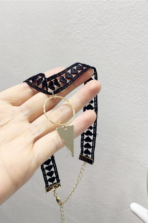 Black Hollow Heart Clavicle Chain with Metal Circles and Triangles - Trendy Casual Jewelry for Y2K and Internet Celebrity Style