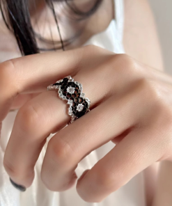 Black Lace Hollow Design Ring for Women with Diamonds - Versatile Light Luxury 2025 Trend