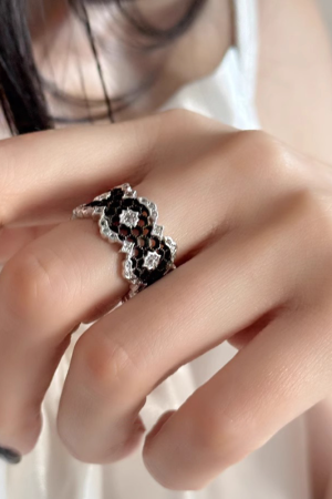Black Lace Hollow Design Ring for Women with Diamonds - Versatile Light Luxury 2025 Trend