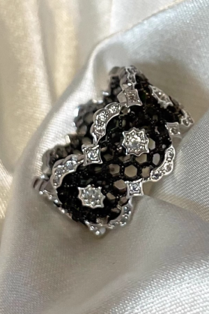 Black Lace Hollow Design Ring for Women with Diamonds - Versatile Light Luxury 2025 Trend
