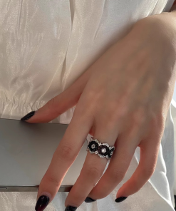 Black Lace Hollow Design Ring for Women with Diamonds - Versatile Light Luxury 2025 Trend