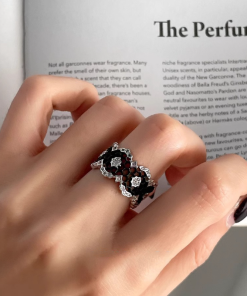 Black Lace Hollow Design Ring for Women with Diamonds - Versatile Light Luxury 2025 Trend