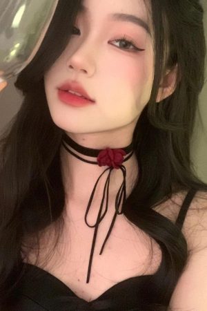 Black Lace-Up Rose Necklace Choker for Hot Girls - Vintage Collarbone Chain Jewelry with Lace Neck Strap, Perfect for Y2K Fashion
