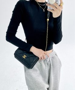 Black Long Sleeve High-Waisted Crop Top - Slim Fit Midriff-Baring T-Shirt for Spring 2025 - Korean Style Sexy Fashion