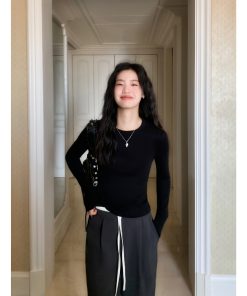 Black Long Sleeve Knitted Top for Women - Round Neck, Slim Fit, Versatile Basic Layering Piece, Perfect for 90s and Y2K Style