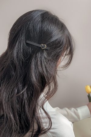 Black Minimalist Heart-Shaped Side Clip Hairpin - French Style High-End Hair Accessory for Girls - 2025 Trend