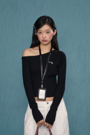 Black Off-Shoulder Knitted Sweater for Women - Stylish Long Sleeve Top for Spring & Autumn 2025, Y2K Fashion