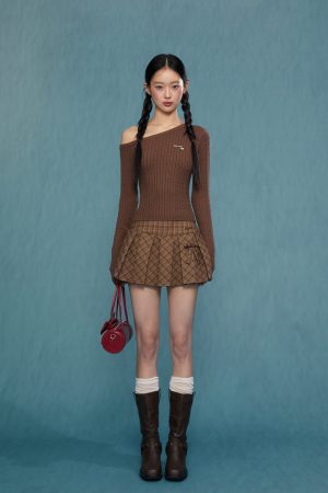 Black Off-Shoulder Knitted Sweater for Women - Stylish Long Sleeve Top for Spring & Autumn 2025, Y2K Fashion