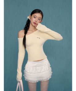 Black Off-Shoulder Knitted Sweater for Women - Stylish Long Sleeve Top for Spring & Autumn 2025, Y2K Fashion