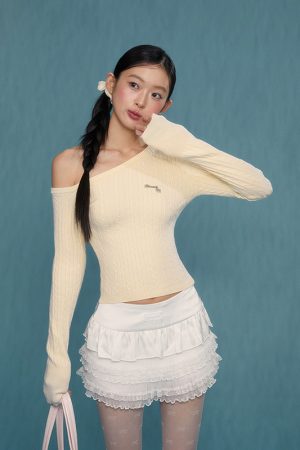 Black Off-Shoulder Knitted Sweater for Women - Stylish Long Sleeve Top for Spring & Autumn 2025, Y2K Fashion
