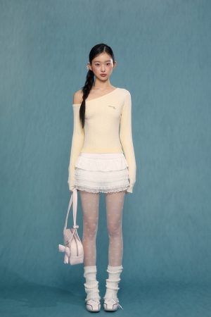 Black Off-Shoulder Knitted Sweater for Women - Stylish Long Sleeve Top for Spring & Autumn 2025, Y2K Fashion
