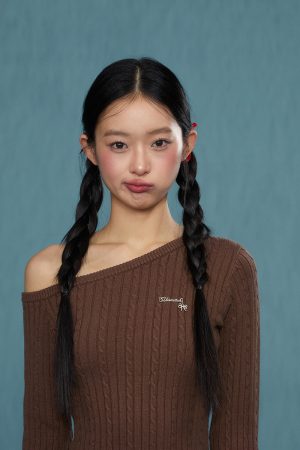 Black Off-Shoulder Knitted Sweater for Women - Stylish Long Sleeve Top for Spring & Autumn 2025, Y2K Fashion