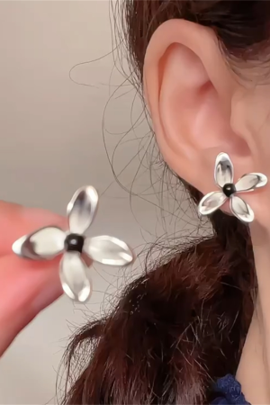Black Onyx Camellia Stud Earrings - High-End Floral Ear Accessories for Spring/Summer - Chic Temperament Style