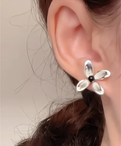 Black Onyx Camellia Stud Earrings - High-End Floral Ear Accessories for Spring/Summer - Chic Temperament Style