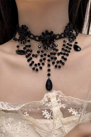 Black Rose Tassel Choker Necklace - Light Luxury Retro Court Style Dark Gothic Clavicle Chain Accessory