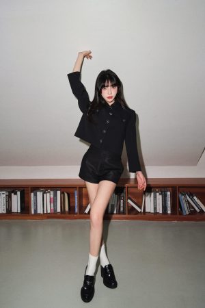 Black Short Blazer for Women - Stylish Lightweight Jacket, Perfect for Office and Casual Looks