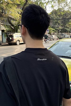 Black Short Sleeve T-Shirt for Men with Back Embroidery, Minimalist Korean Style Niche Design, Casual 90s Aesthetic