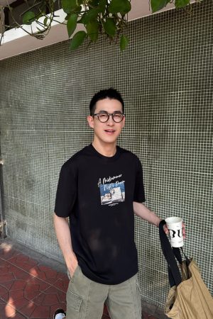 Black Short Sleeve T-Shirt for Men with Back Embroidery, Minimalist Korean Style Niche Design, Casual 90s Aesthetic