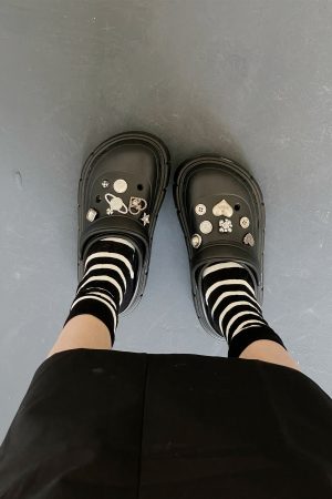 Black Thick-Soled Hole Shoes for Women - Summer 2025 DIY Height-Increasing Non-Slip Slippers - Trendy Outdoor Footwear