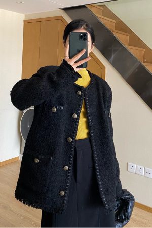 Black Tweed Loose-Fit Women's Coat, Elegant Slimming Design, Korean Style for Spring and Autumn Fashion