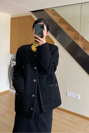 Black Tweed Loose-Fit Women's Coat, Elegant Slimming Design, Korean Style for Spring and Autumn Fashion