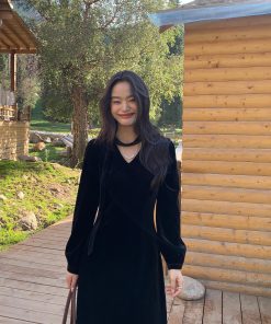 Black V-Neck Velvet Dress for Women - Waist-Cinching, Slimming, French Style, High-End Long Dress, Elegant Evening Wear