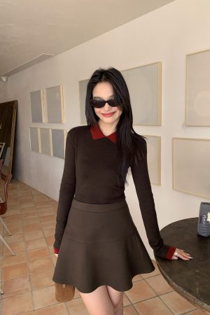 Black Woolen A-Line Skirt for Women, High-Waisted Slim Fit, Versatile Short Skirt, Korean Style for Autumn and Winter