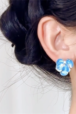 Blue Floral Oil Painting Stud Earrings for Summer - Exquisite Vacation Style Ear Accessories with Fresh Temperament