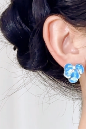 Blue Floral Oil Painting Stud Earrings for Summer - Exquisite Vacation Style Ear Accessories with Fresh Temperament