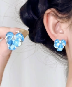 Blue Floral Oil Painting Stud Earrings for Summer - Exquisite Vacation Style Ear Accessories with Fresh Temperament