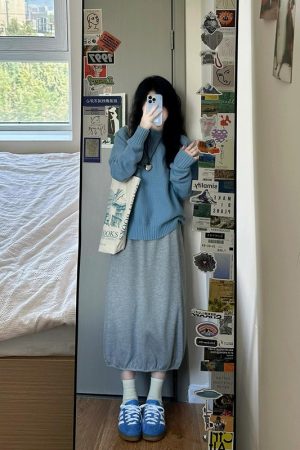 Blue Long Sleeve Sweater and Tulip Skirt Two-Piece Set for Women, Loose Knitted Top, Slimming Spring Outfit, Casual Fashion.