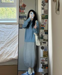 Blue Long Sleeve Sweater and Tulip Skirt Two-Piece Set for Women, Loose Knitted Top, Slimming Spring Outfit, Casual Fashion.