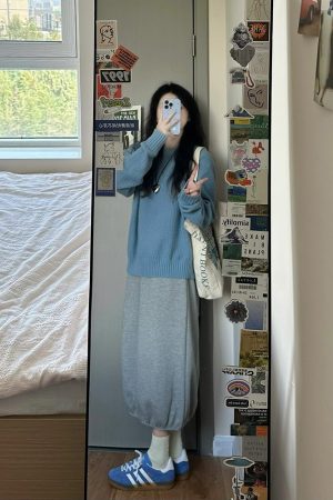 Blue Long Sleeve Sweater and Tulip Skirt Two-Piece Set for Women, Loose Knitted Top, Slimming Spring Outfit, Casual Fashion.