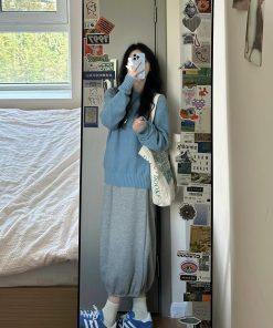 Blue Long Sleeve Sweater and Tulip Skirt Two-Piece Set for Women, Loose Knitted Top, Slimming Spring Outfit, Casual Fashion.