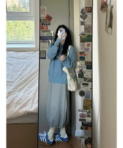 Blue Long Sleeve Sweater and Tulip Skirt Two-Piece Set for Women, Loose Knitted Top, Slimming Spring Outfit, Casual Fashion.