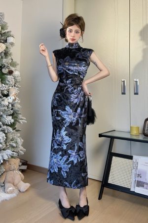Blue Printed Stretchy Thin Velvet Pleated Sleeveless High-Neck Qipao Dress - Fashionable Chinese Style for Modern Elegance