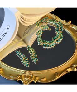 Bohemian Leaf Necklace for Women - Gold-Plated Clavicle Chain, 2025 Light Luxury Design, Trendy Temperament Jewelry