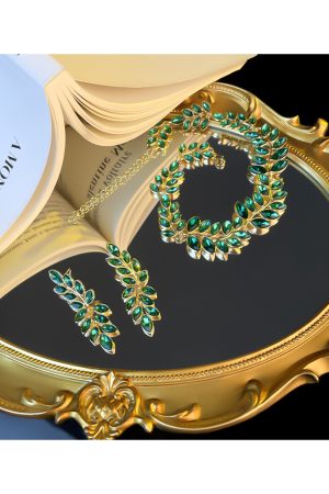 Bohemian Leaf Necklace for Women - Gold-Plated Clavicle Chain, 2025 Light Luxury Design, Trendy Temperament Jewelry