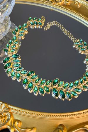Bohemian Leaf Necklace for Women - Gold-Plated Clavicle Chain, 2025 Light Luxury Design, Trendy Temperament Jewelry