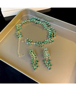 Bohemian Leaf Necklace for Women - Gold-Plated Clavicle Chain, 2025 Light Luxury Design, Trendy Temperament Jewelry