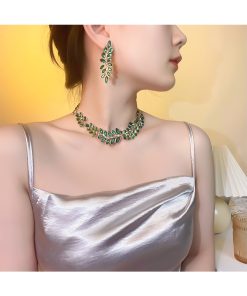 Bohemian Leaf Necklace for Women - Gold-Plated Clavicle Chain, 2025 Light Luxury Design, Trendy Temperament Jewelry