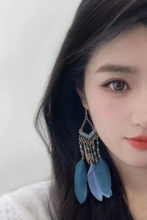 Bohemian Retro Feather Tassel Earrings for Women | Yunnan Ethnic Style Blue Long Clip-On Accessories for Travel Photography