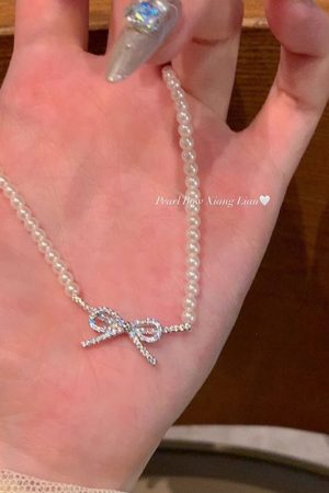 Bowknot Necklace for Girls - Light Luxury Collarbone Chain, High-End Niche Design, Summer Fashion Accessory 2025