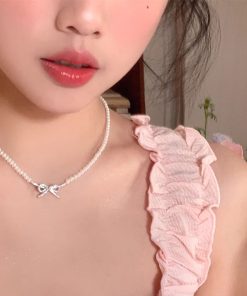 Bowknot Necklace for Girls - Light Luxury Collarbone Chain, High-End Niche Design, Summer Fashion Accessory 2025