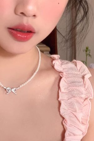 Bowknot Necklace for Girls - Light Luxury Collarbone Chain, High-End Niche Design, Summer Fashion Accessory 2025