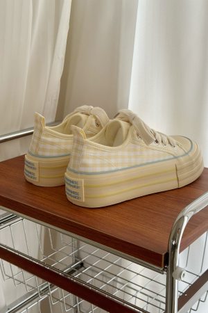 Breathable White Canvas Shoes for Women - Versatile Thick-Soled Casual Sneakers, Summer 2025 Instagram Style