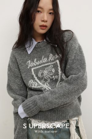Butterfly Knot Jacquard Loose Sweatshirt - Round Neck Pullover Knitwear in Casual Style