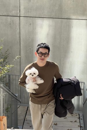 Camel Color Knitted Base Layer Sweater for Men - Simple Casual Slim Fit Round Neck, Korean Style, Autumn/Winter Fashion